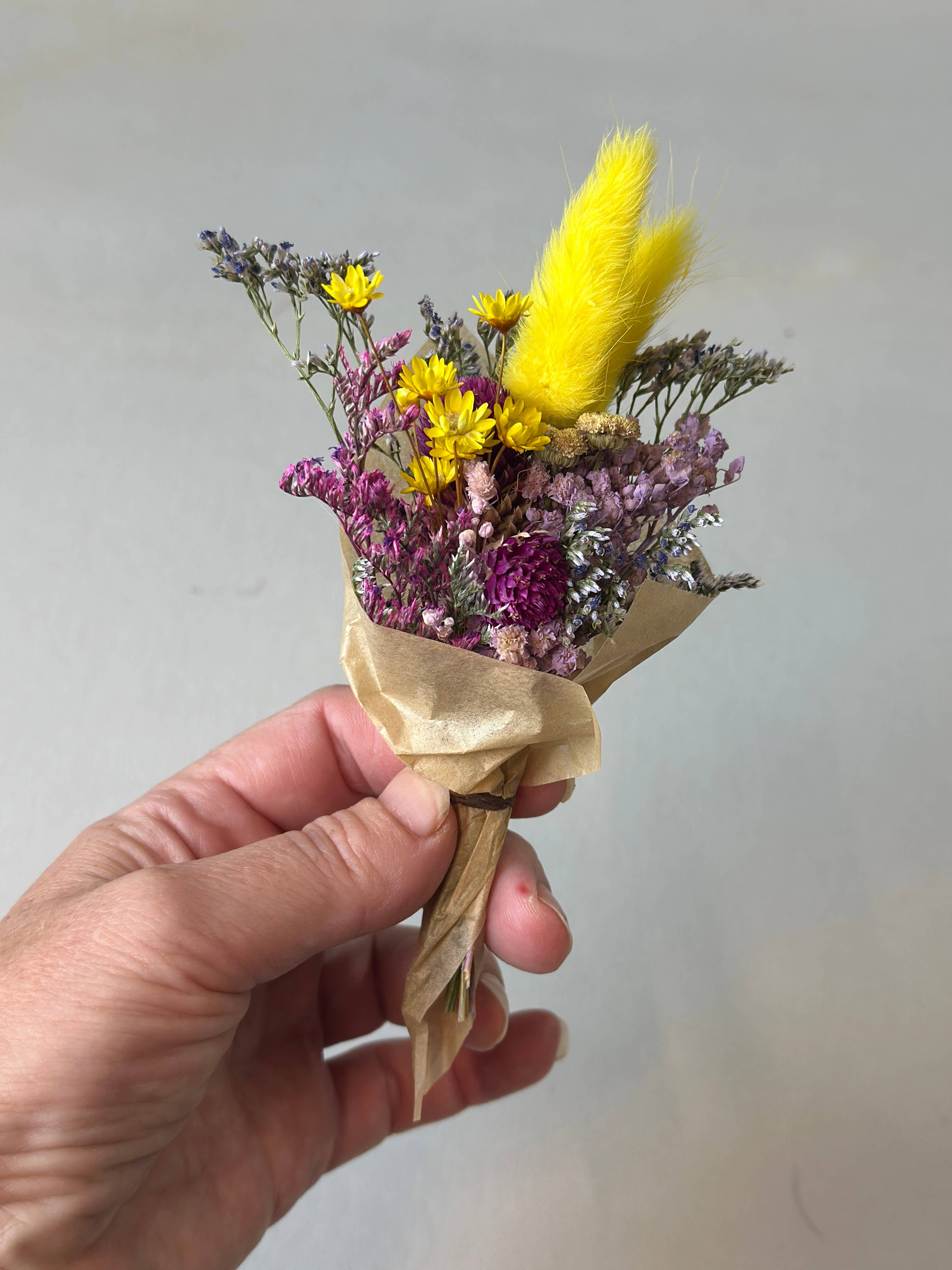 The Gardeners Wife - Wholesale Dried/Pressed Flowers - Dollhouse Bouquet 5