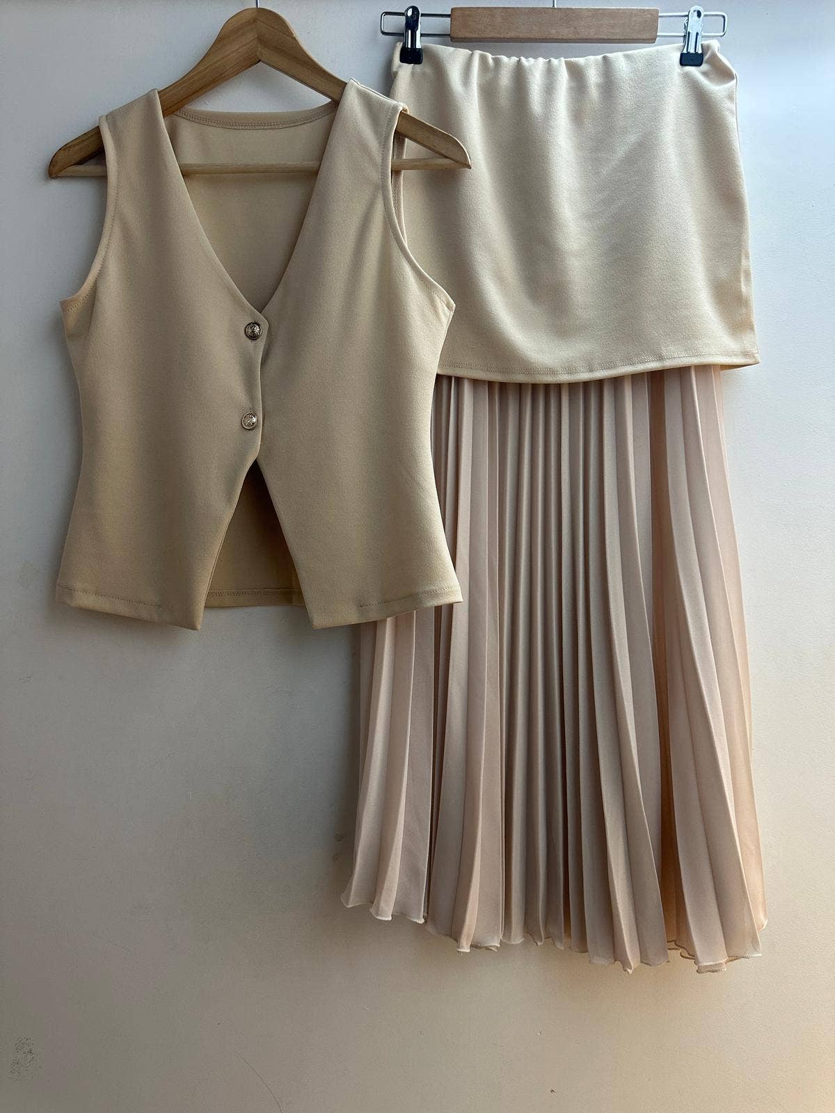 LORIANE – wholesale Top & skirt set – Women's – 10030E Solid color set with vest and skirt2