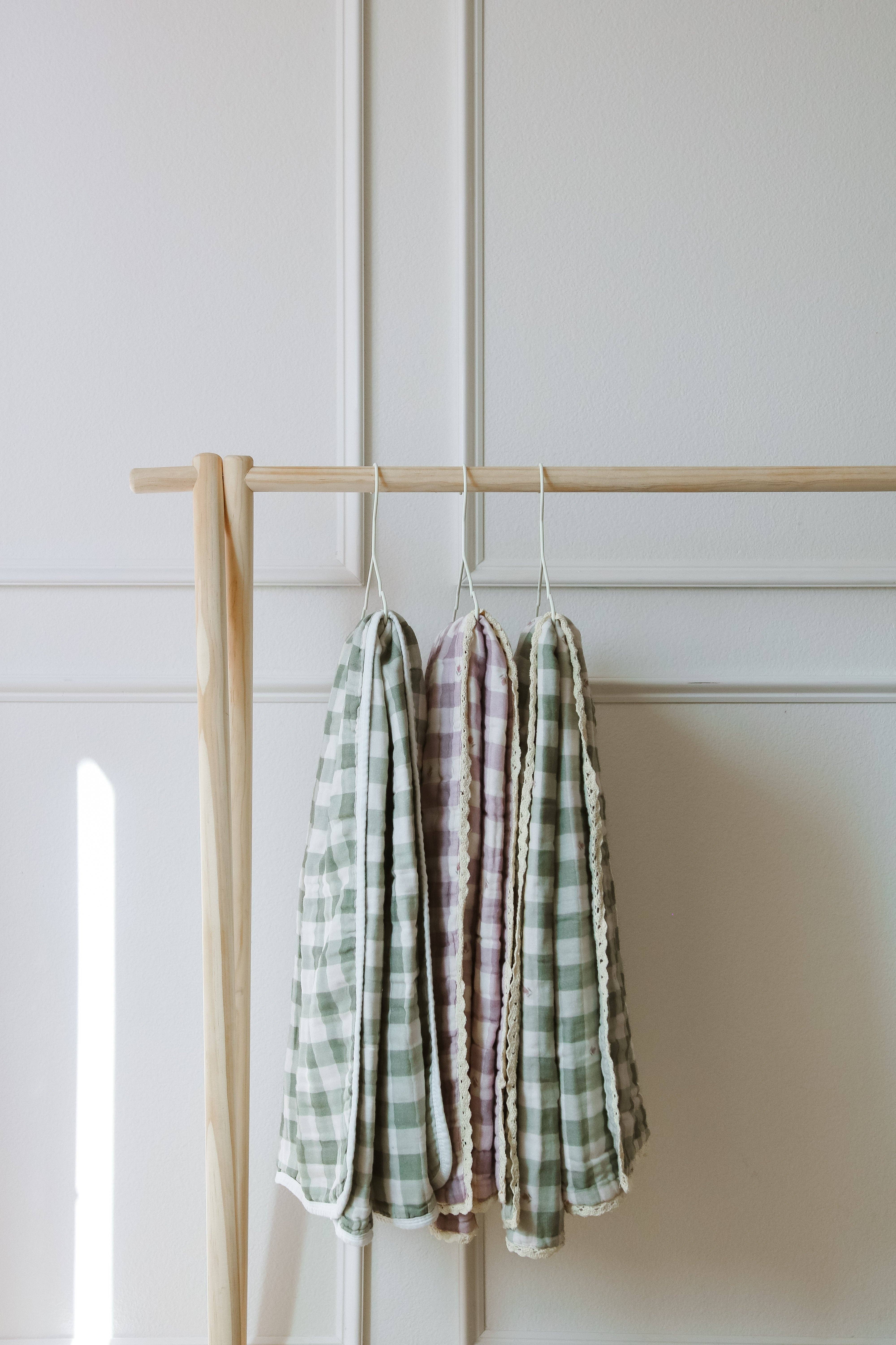 Ellie and Layne - Wholesale Bedding blanket – Kids & Baby - Evergreen Gingham QUILTED 6 Layer Gauze Blanket8