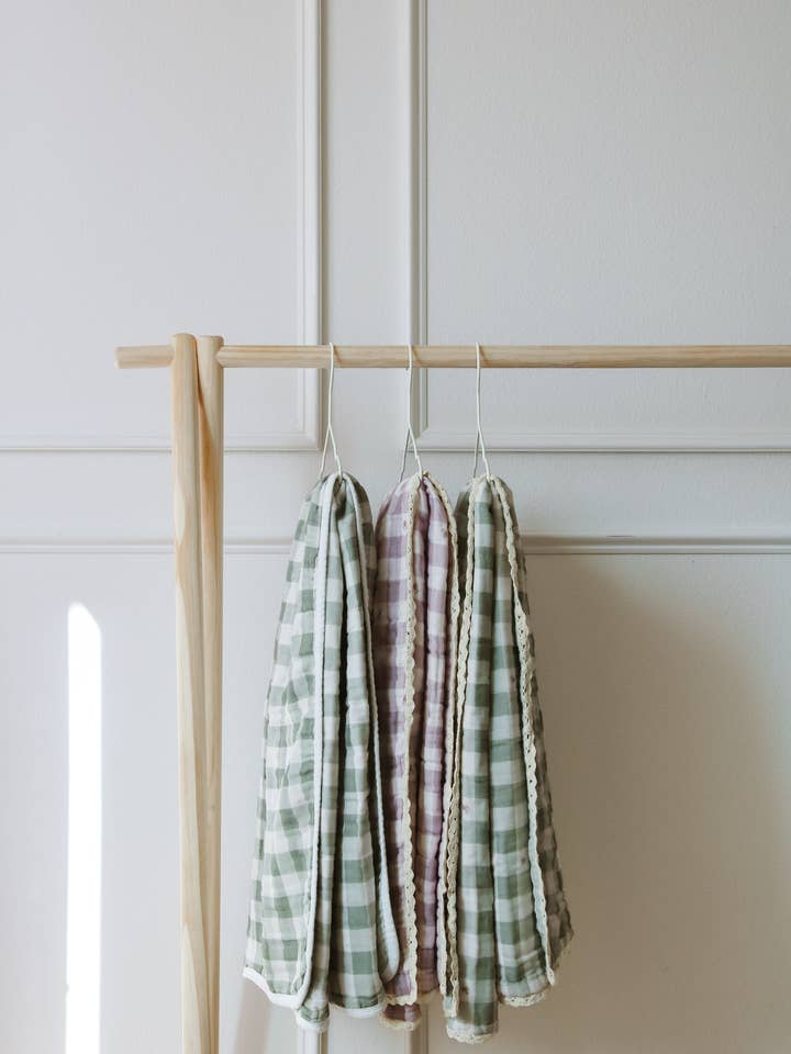 Ellie and Layne - Wholesale Bedding blanket – Kids & Baby - Evergreen Gingham QUILTED 6 Layer Gauze Blanket8