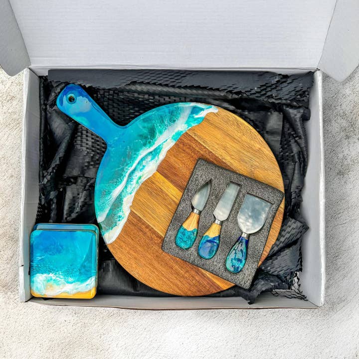 Ocean Resin Charcuterie Board Gift Set – Luxury Christmas Cheese Board with Knives & Coasters for wholesale by Rishstudio