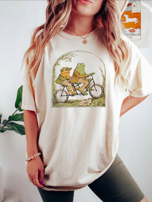 Eleven Fashion – Großhandel T-Shirt (Grafikdruck) – Unisex – Cottagecore Frosch- und Krötenhemd0