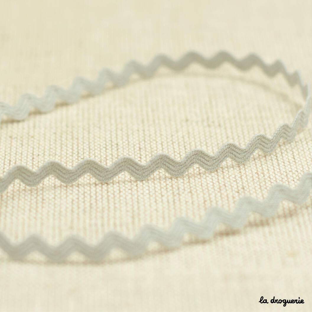 LA DROGUERIE - Wholesale Ribbon - Gift Wrapping - Small rickrack ribbon15