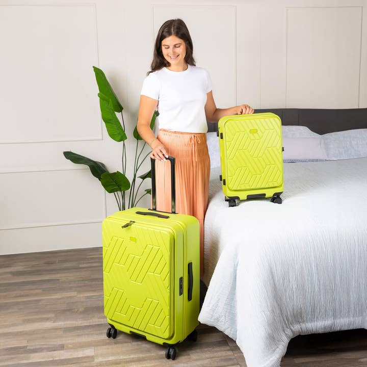 Lug - Wholesale Luggage - Box Truck Hard Sided Wheelie Carry-On22