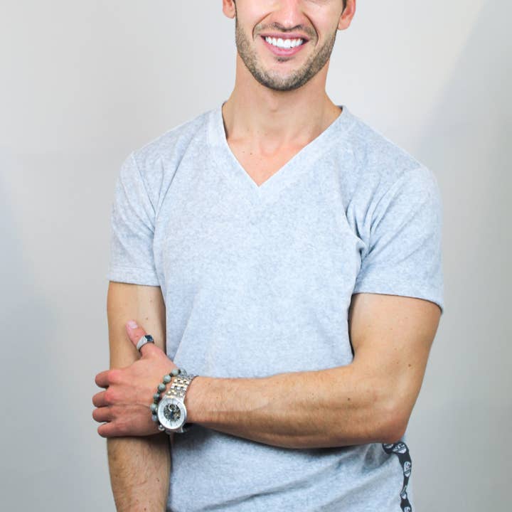 PALAWAN T-SHIRT MIT V-AUSSCHNITT GRAU für den Großhandel von Maskdanna by Califortunate