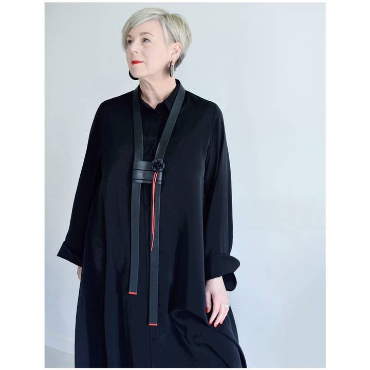 Collier de créateur avant-gardiste. COLLIER HAUTE COUTURE EN H pour la vente par Frank Ideas