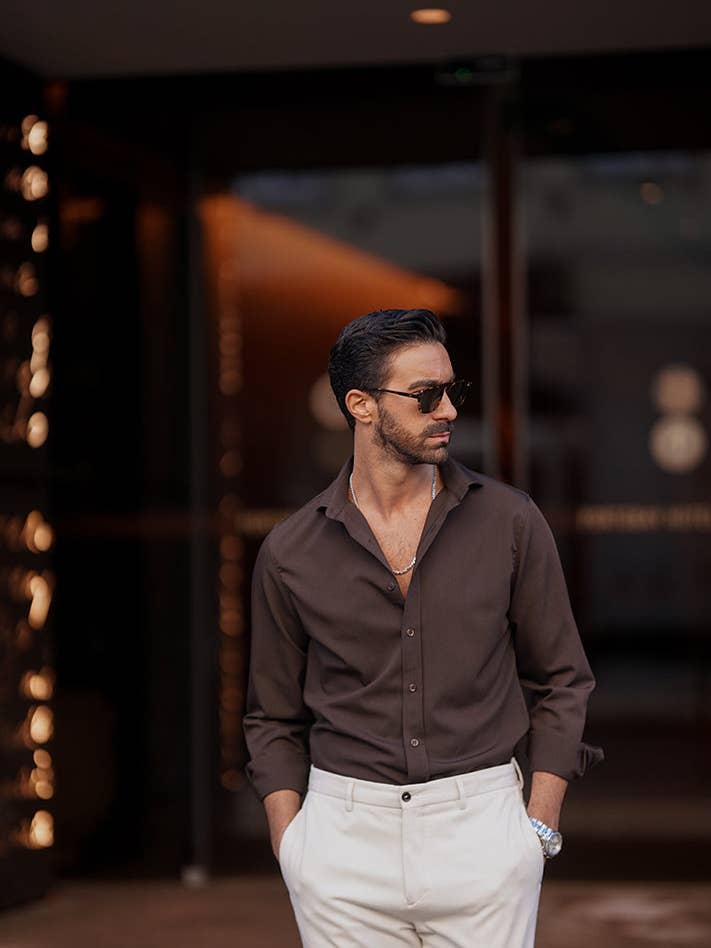 Camicia a maniche lunghe marrone per la vendita all'ingrosso da parte di DONATO