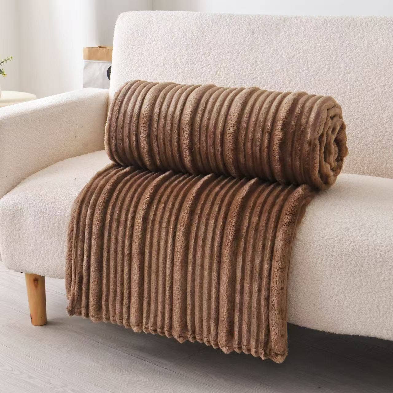FLUFFERY - Wholesale Throw Blanket - Plush Flunnel Throw – Ultra Soft Ribbed Blanket Texture10