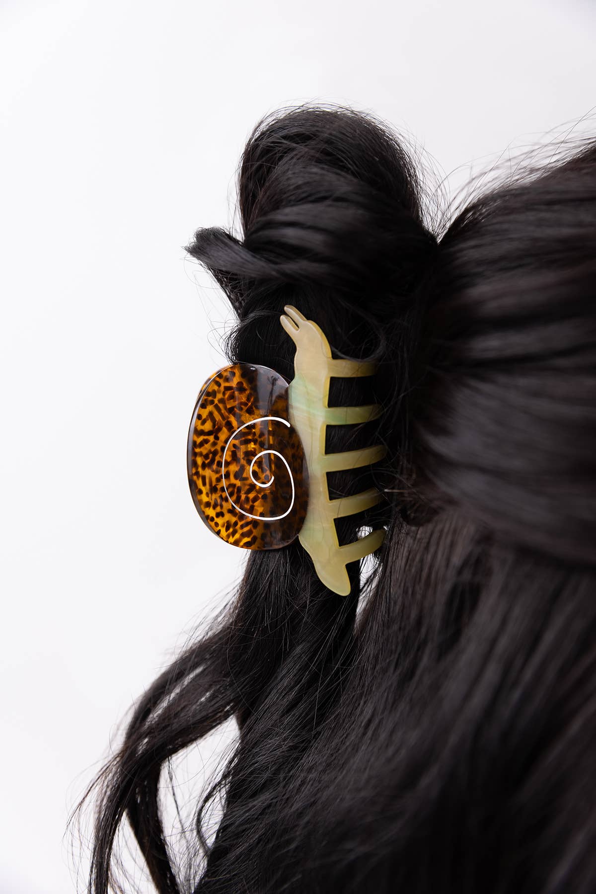 WINONA IRENE - Venta al por mayor Horquilla para el pelo - Mujer - Pinza de pelo pequeña con forma de caracol de jardín en acetato amarillo y ámbar10