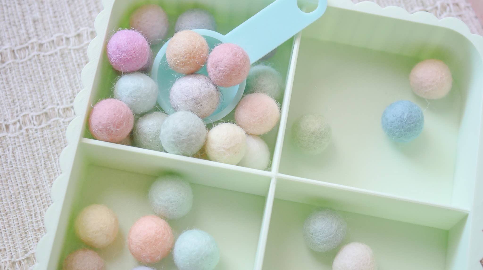 Hello Cutters - Wholesale DIY Craft Kit - Square Fluted Sensory Tray 5