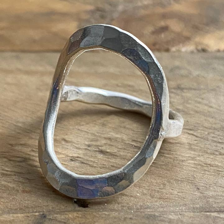 SR7 - Hammered open oval ring for wholesale by Anantara