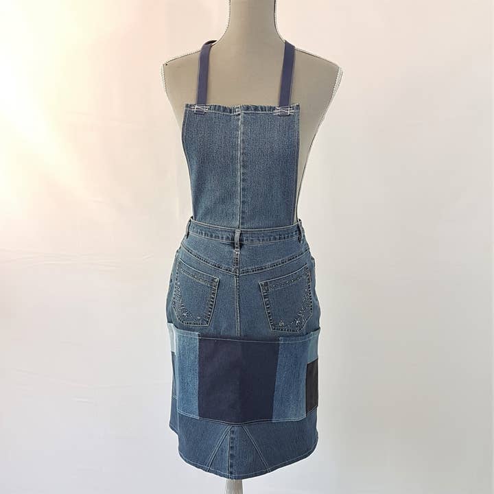 100% recycled denim apron for wholesale by Les Bobinettes