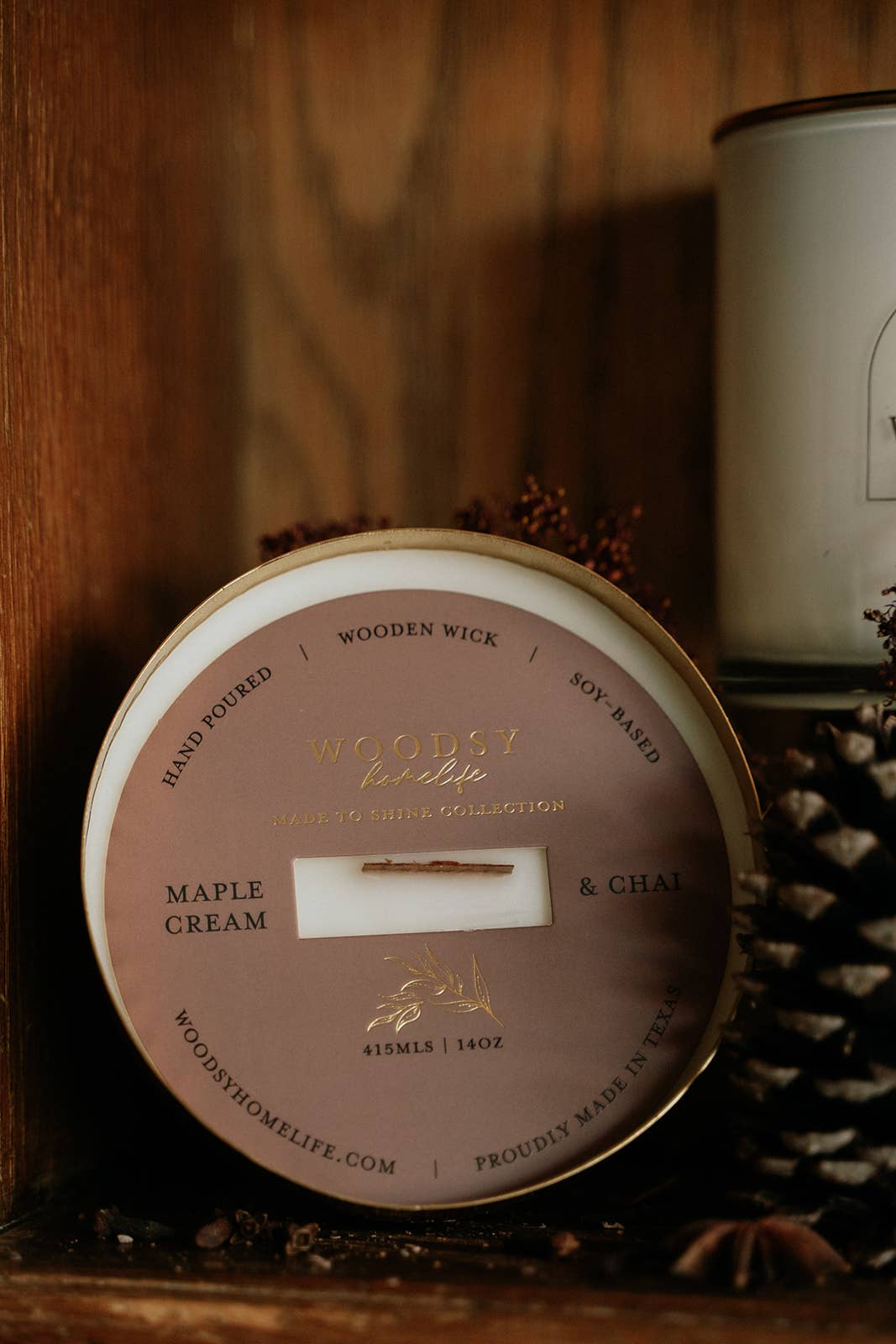 Woodsy Homelife - Wholesale Jar/Filled Candle - Maple Cream & Chai-Solid Brass 14oz Pure Soy Candle1