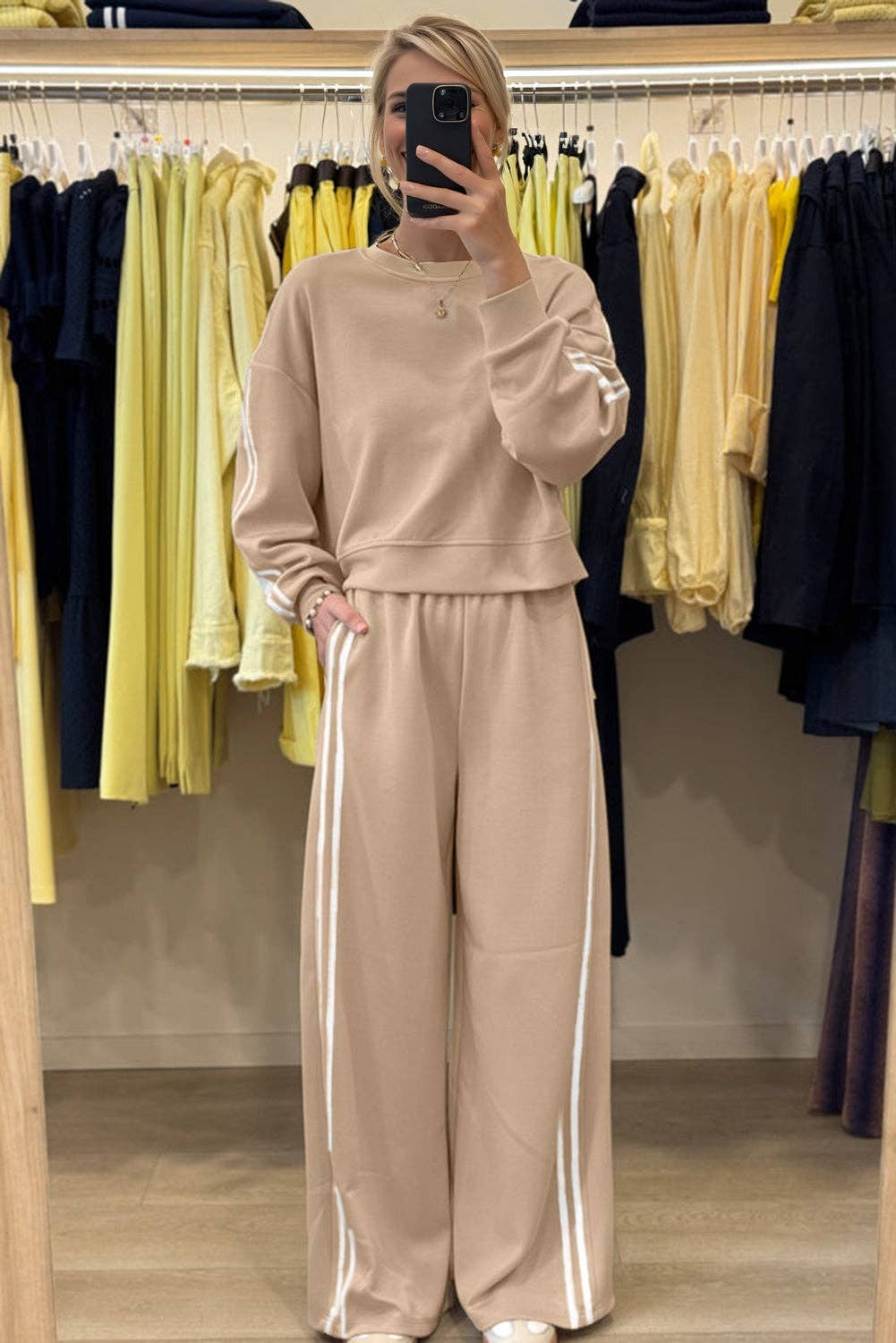 Lovesoft - Wholesale Lounge Set - Women's - Black Varsity Striped Detail Crewneck Pullover Elastic Sweatpants 2pcs Outfit7