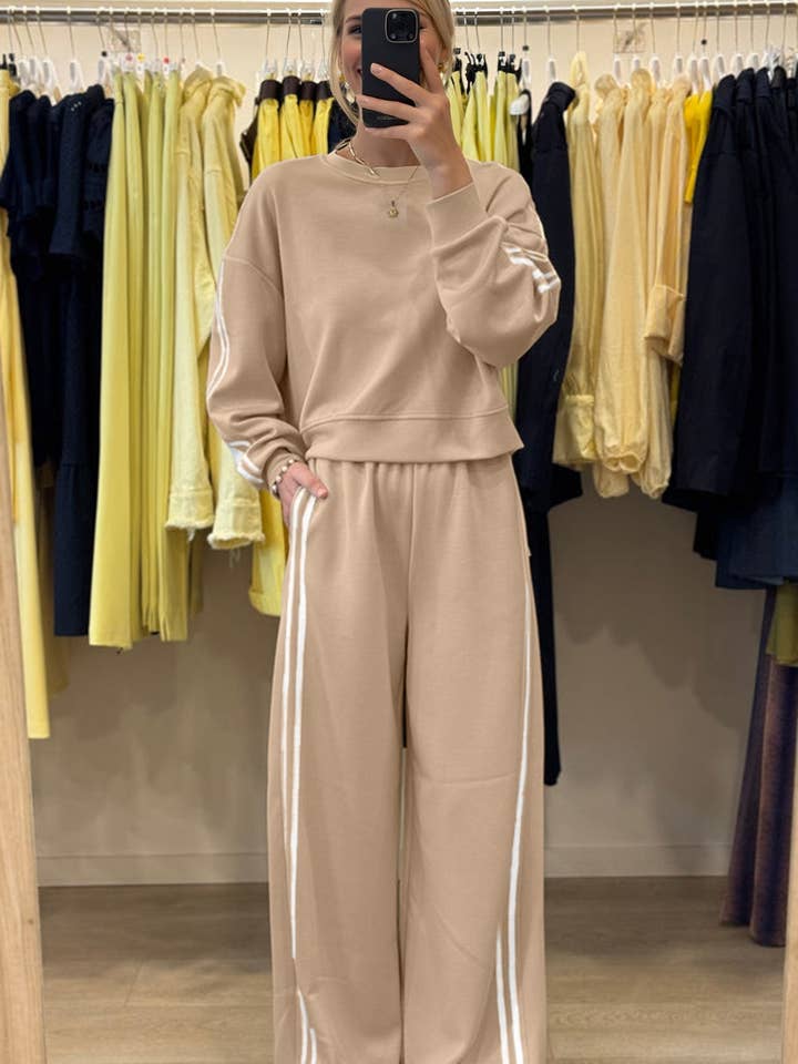 Lovesoft - Wholesale Lounge Set - Women's - Black Varsity Striped Detail Crewneck Pullover Elastic Sweatpants 2pcs Outfit7