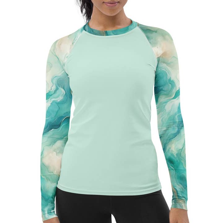 Maglia Protettiva Mari Turchesi♻️ per la vendita all'ingrosso da parte di The Dive Compass