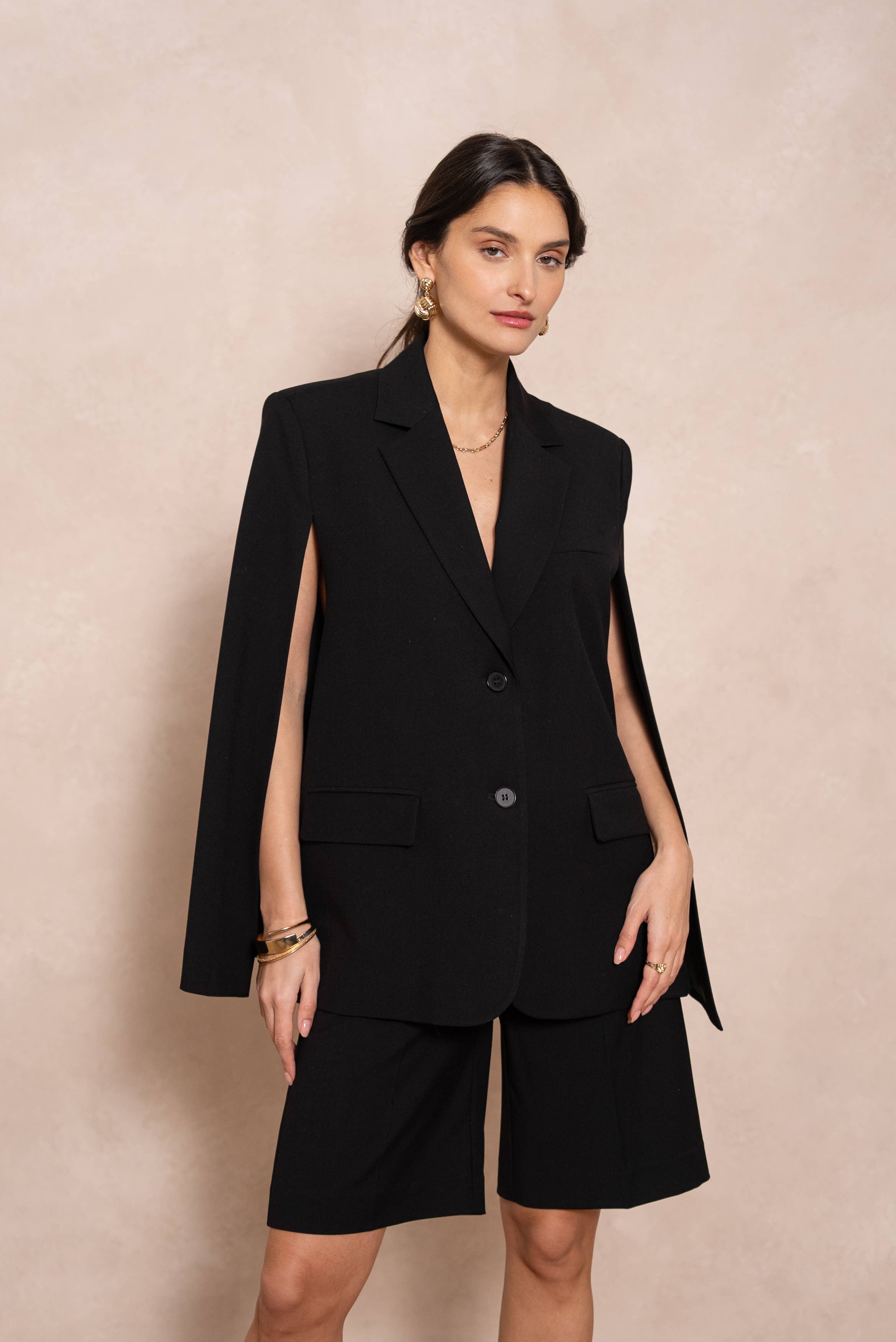 Attentif Paris - Wholesale Jacket - Women's - [Vision] Oversized cape jacket with structured cut35