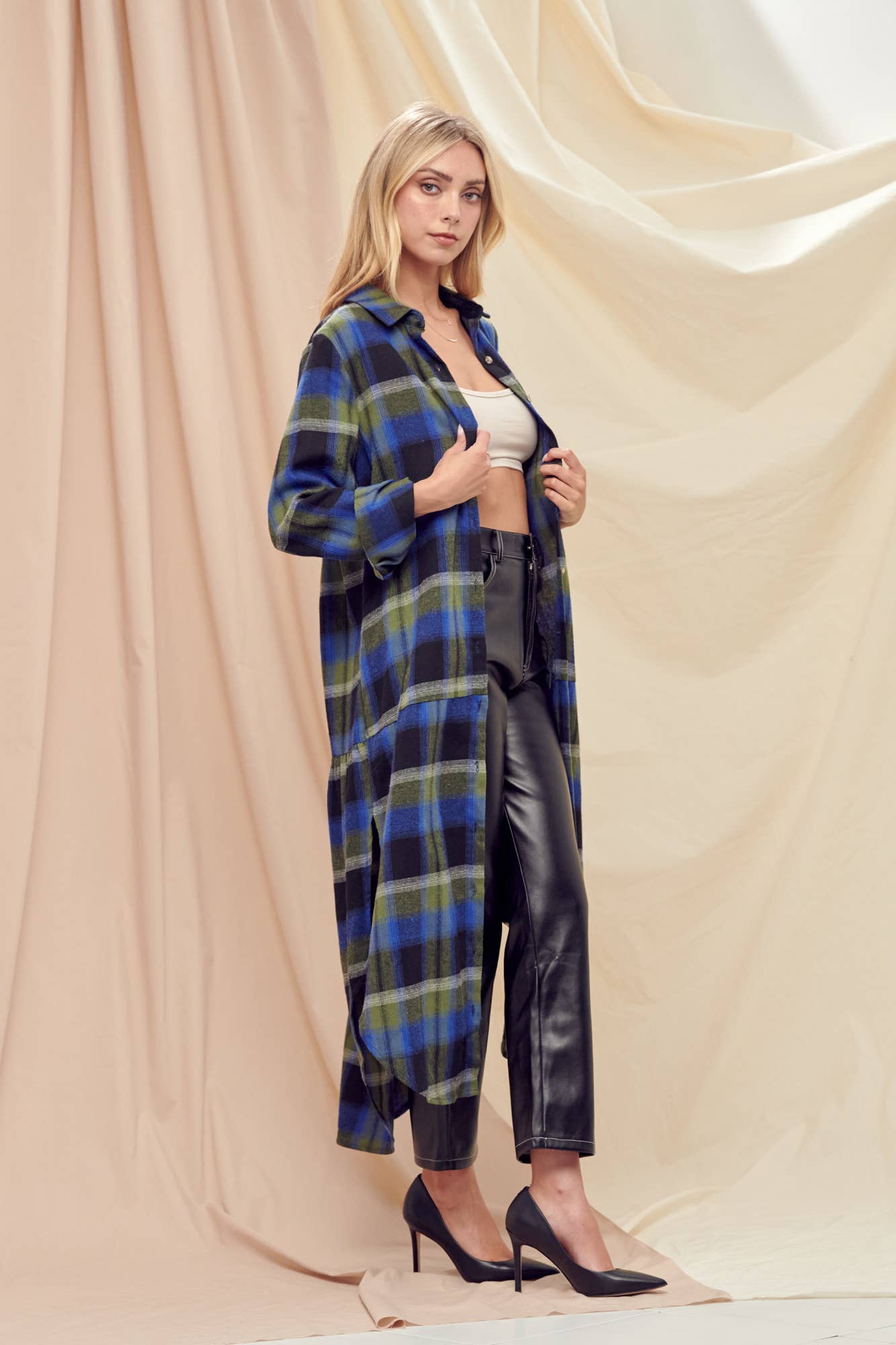 Fore Collection – wholesale Dress – Women's – LONG SLEEVE PLAID BUTTON DOWN DOLPHIN HEM DRESS-DI6187FO4