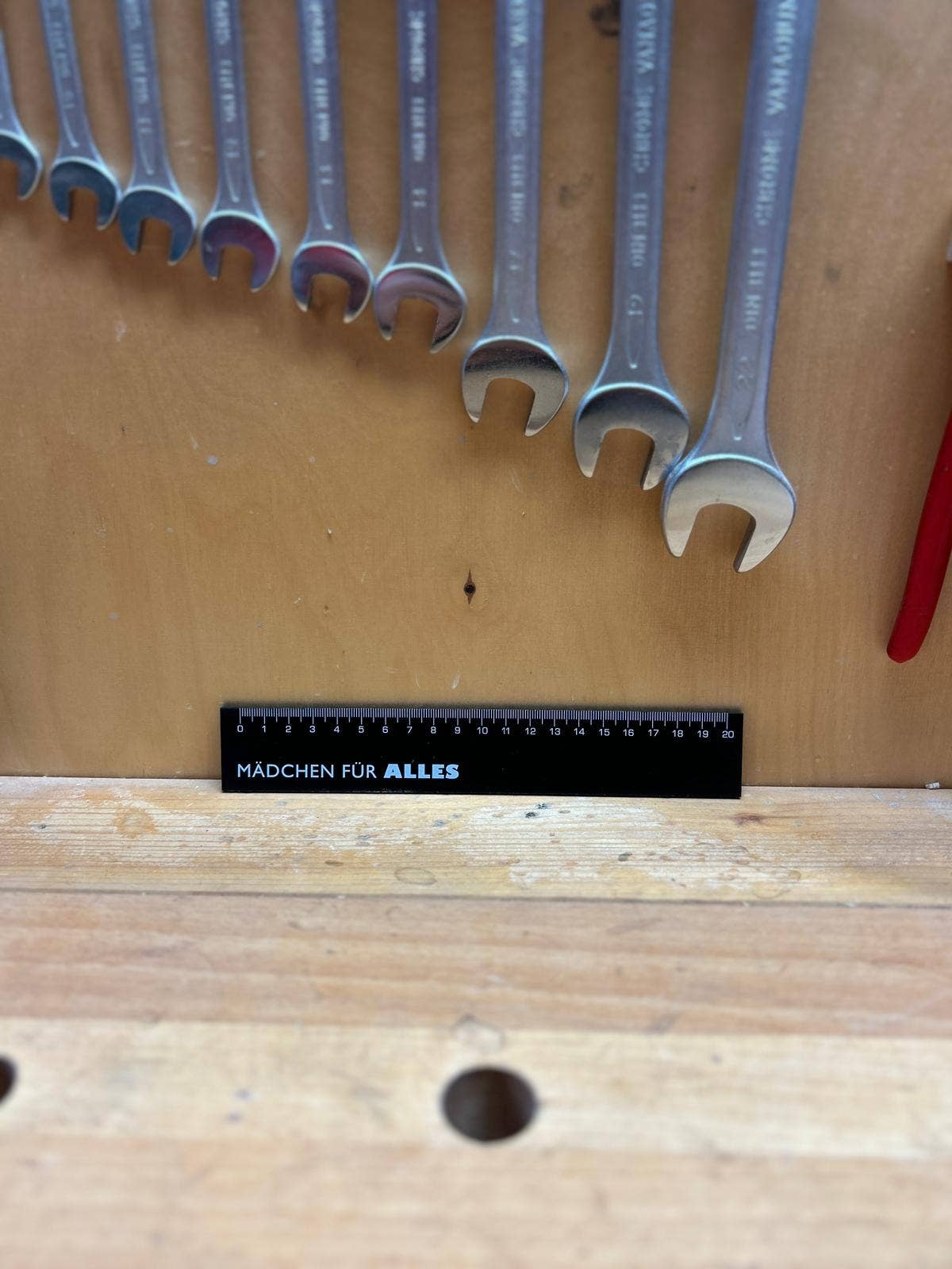 e+m Holzprodukte – wholesale Measuring tape – Ruler 20cm