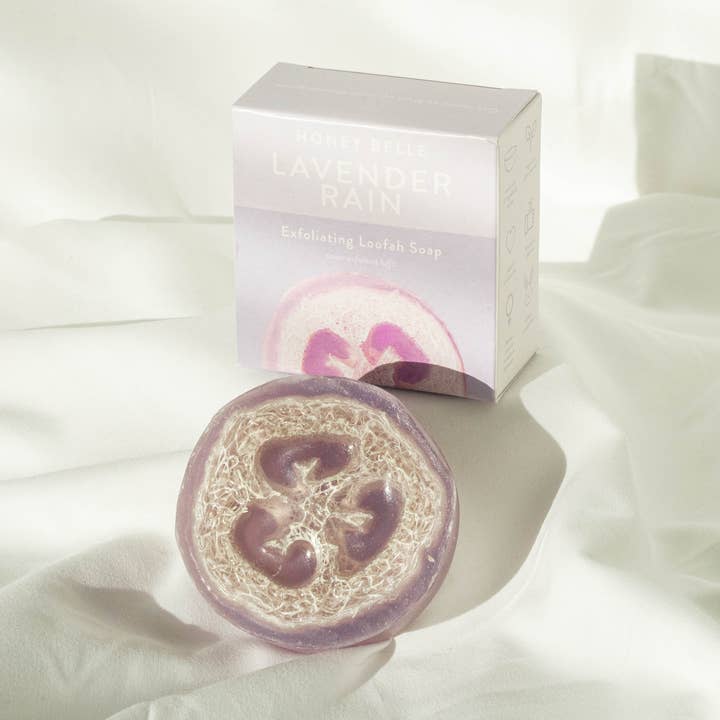 Lavender Rain Exfoliërende Loofah-zeep voor wholesale door House of Honey Belle