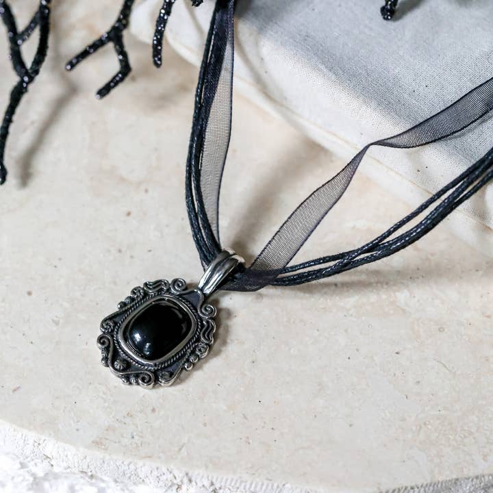The Gilded Witch - Wholesale Pendant/Charm Necklace - The Scrying Necklace - Black Onyx Gemstone, Modern Witchy
