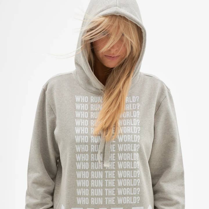 Hoodie 'Who run the world? MUMS' pour la vente par Milk Away srl