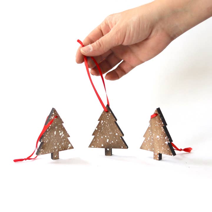 Collin Garrity - Venta al por mayor Adornos - Adorno de madera de nogal con luces pintadas salpicaduras1