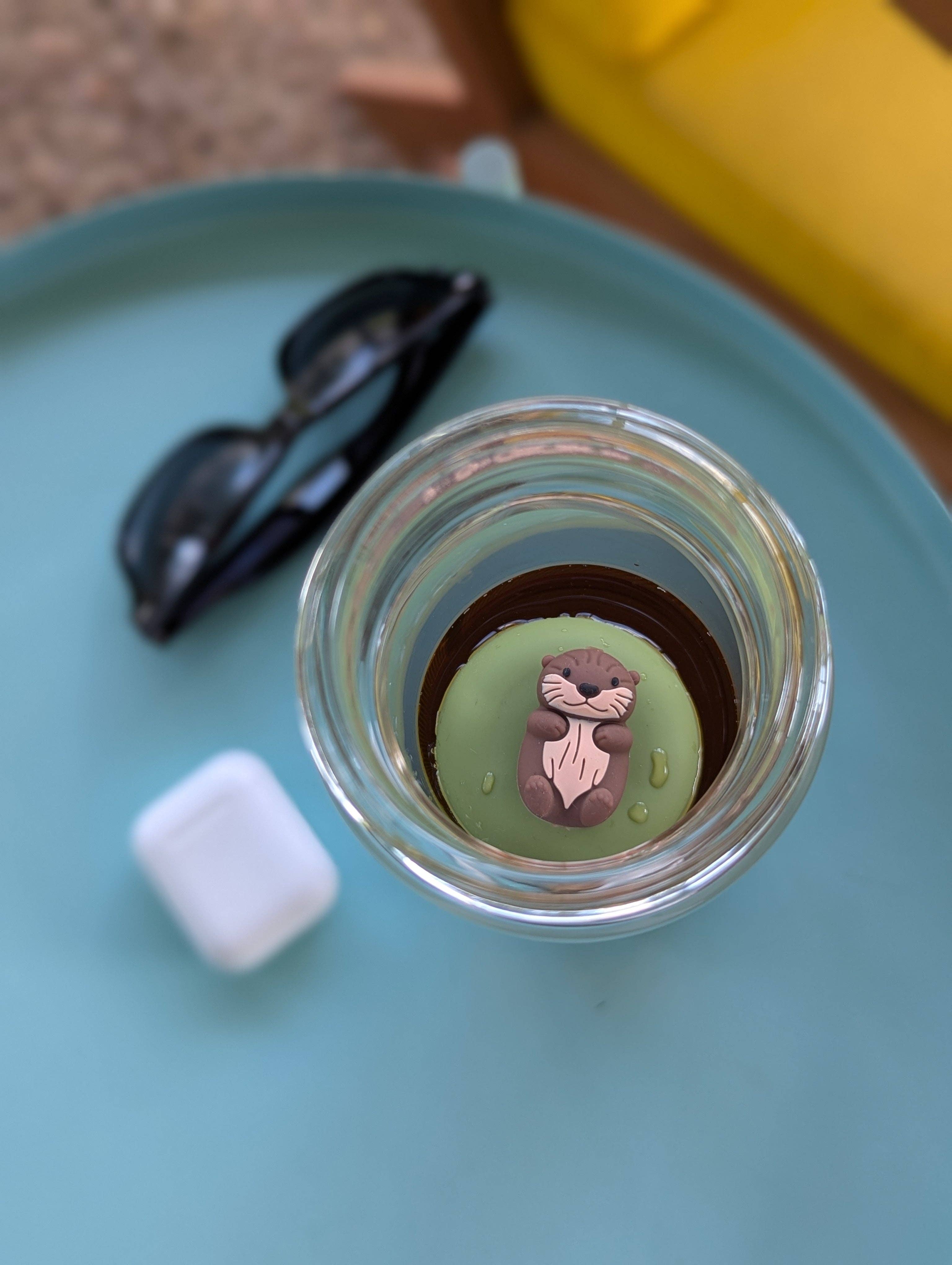 Float2infuse Tea Infuser – wholesale Tea strainer/infuser – Otter | Floating Tea Steeper | Green Base | Brown Otter2