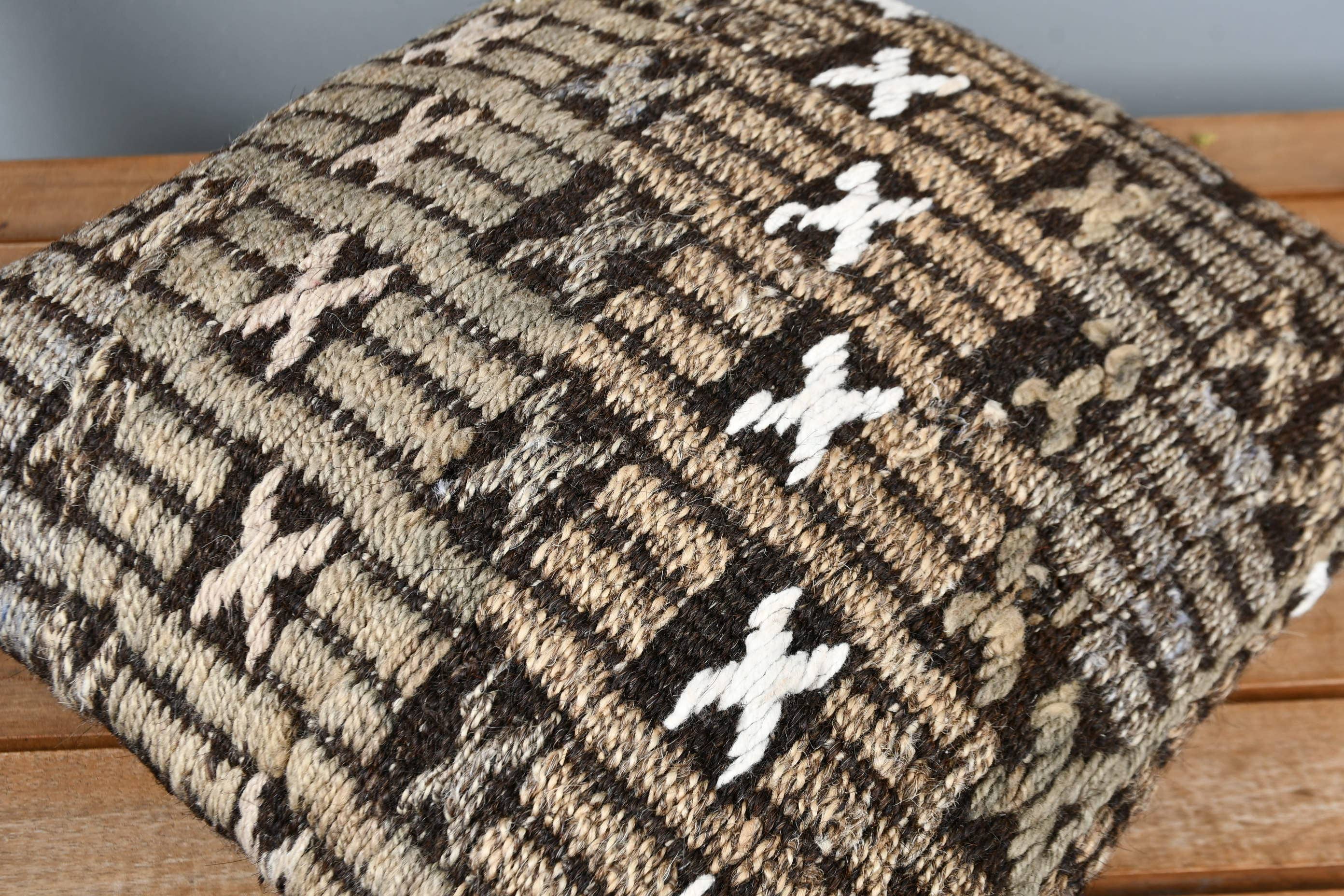 The Loom Wholesale - Wholesale Throw pillow cover - Vintage Tribal Cushion, Beige X-Pattern Pillow, 40x40-218493