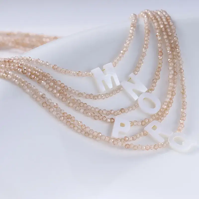 Sweet Cherry Sky – wholesale Hänge-/berlockhalsband – Halsband med hänge i form av bokstav och pärlor.6