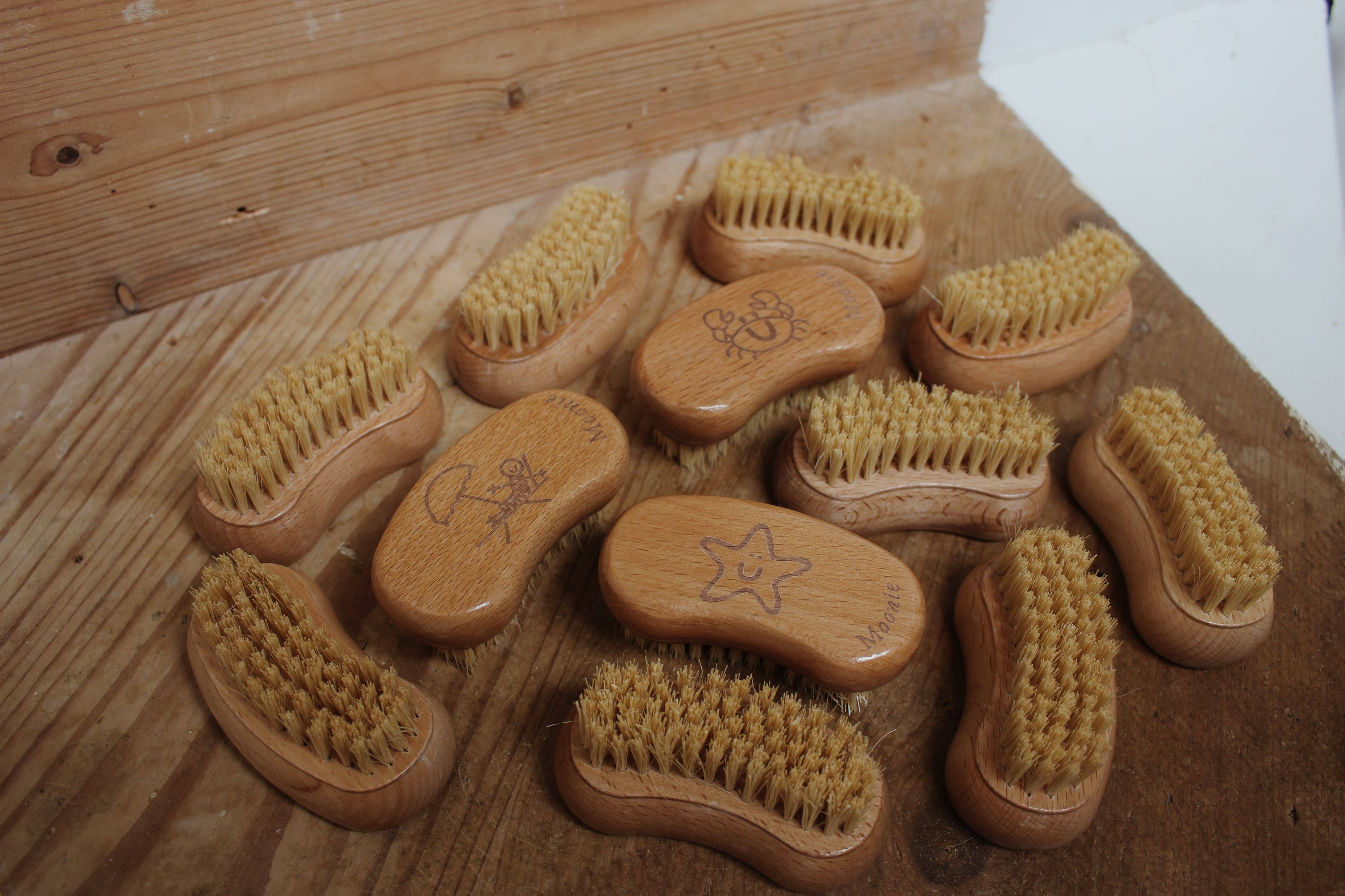 Moonie Eco Friendly Products - Wholesale Nailcare Set - Natural Wooden Kid's Nail Brush4