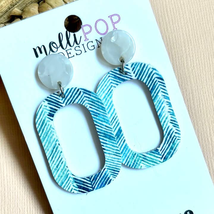 Ovale uitgesneden blauwgroene strandleren oorbellen voor wholesale door molliPOP Design