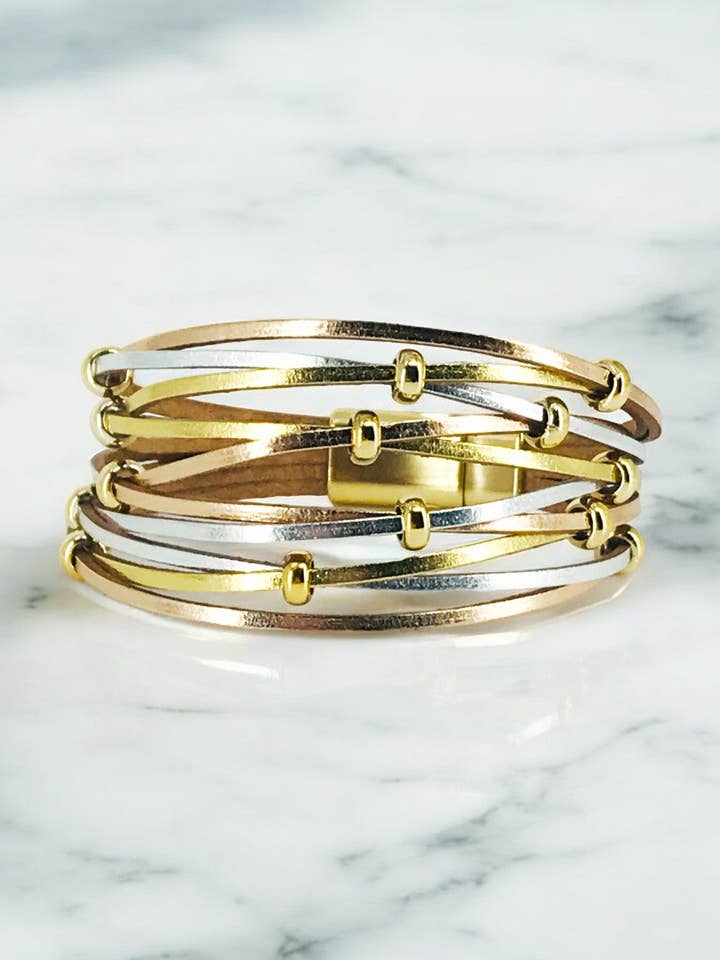 Magnetische armband van metaalkleurig leer met meerdere strengen - B146 voor wholesale door Magnolia & Peach Jewelry Boutique, LLC
