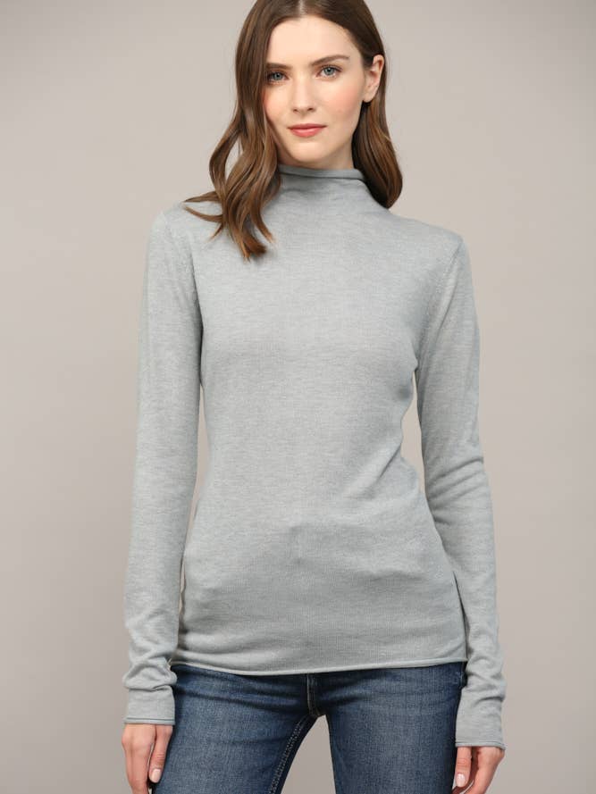 MAGLIONE LEGGERO CON COLLO A LUPETTO FW10219 per la vendita all'ingrosso da parte di FATE