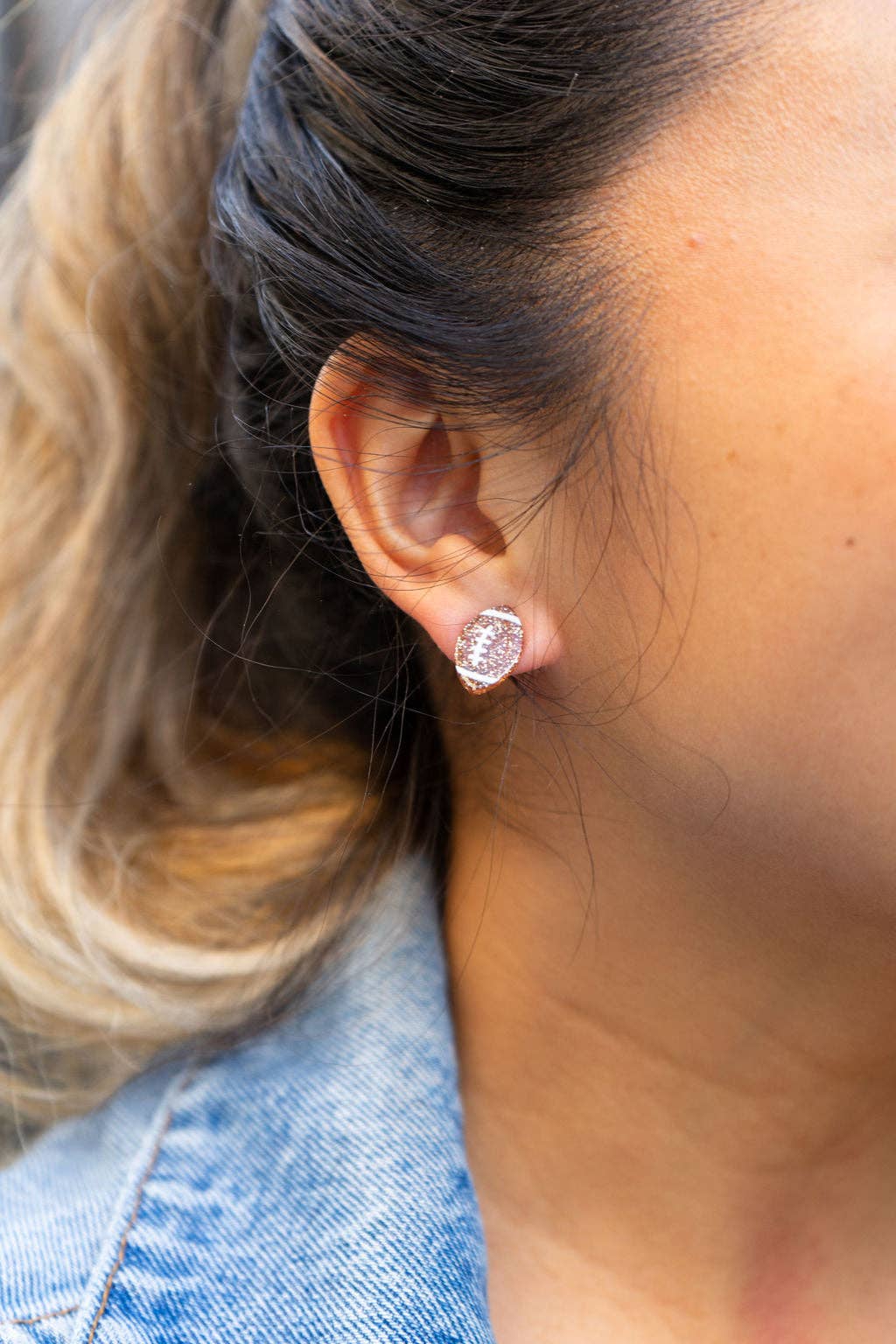 Spiffy & Splendid - Vendita all'ingrosso Orecchini a bottone - Orecchini a Perno con Glitter a Forma di Pallone da Calcio // Giorno della Partita, Gioielli, Orecchini2