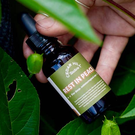 Riposa in Pace Tincture– Supporto per il Sonno Profondo e il Rilassamento per la vendita all'ingrosso da parte di Cedar Hill Homestead