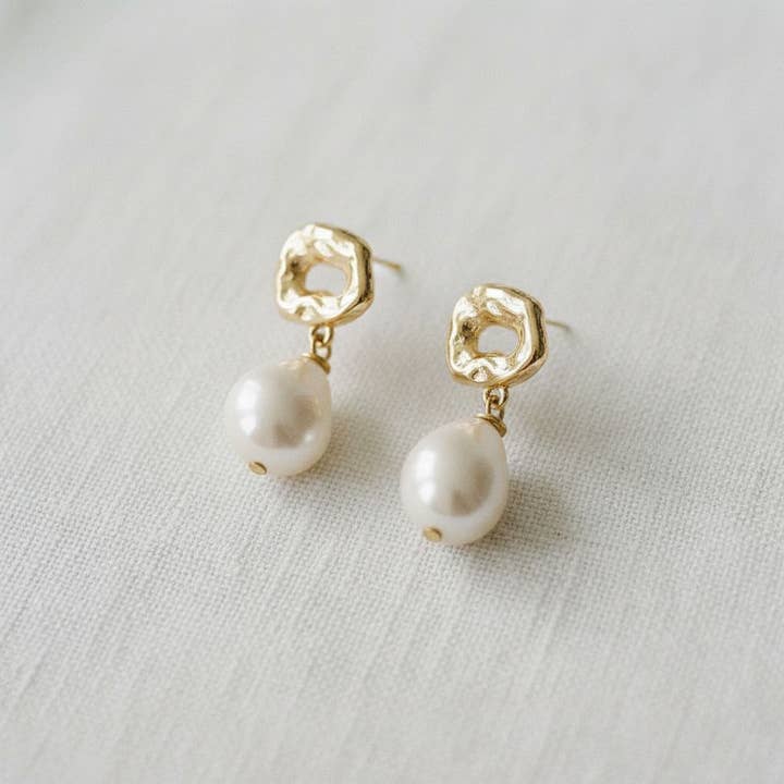 Ellemadera - Wholesale Dangle Earrings - Vintage Inspired Irregular Pearl Stud Earrings1