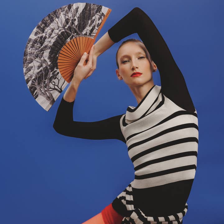 CHARCOAL FOREST Fan - 27 cm - White and black for wholesale by A FAN OF