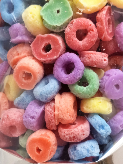 Cozy Home Wax Company - Wholesale Wax Melt - Fruit Loops Shaped and Scented Wax Embeds Wax Melt1