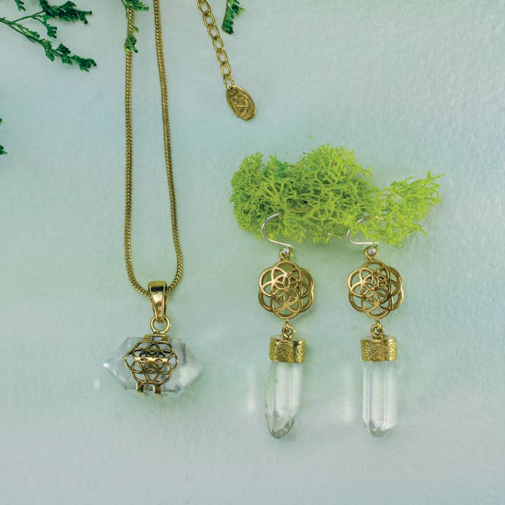 dZi Handmade – wholesale Pendant/charm necklace – Crystal Seed Necklace1