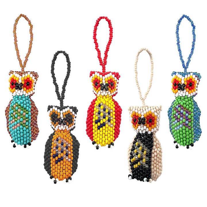 Pichincha - Vente Objets de décoration - Figurine en forme de hibou perlé, décoration à suspendre en forme de graine
