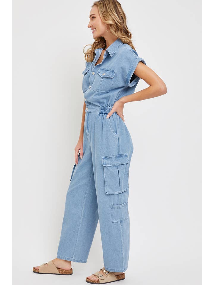 DENIM BLÅ DENIM CARGO JUMPSUIT I ÉT STYKKE for engroshandel på Faire11