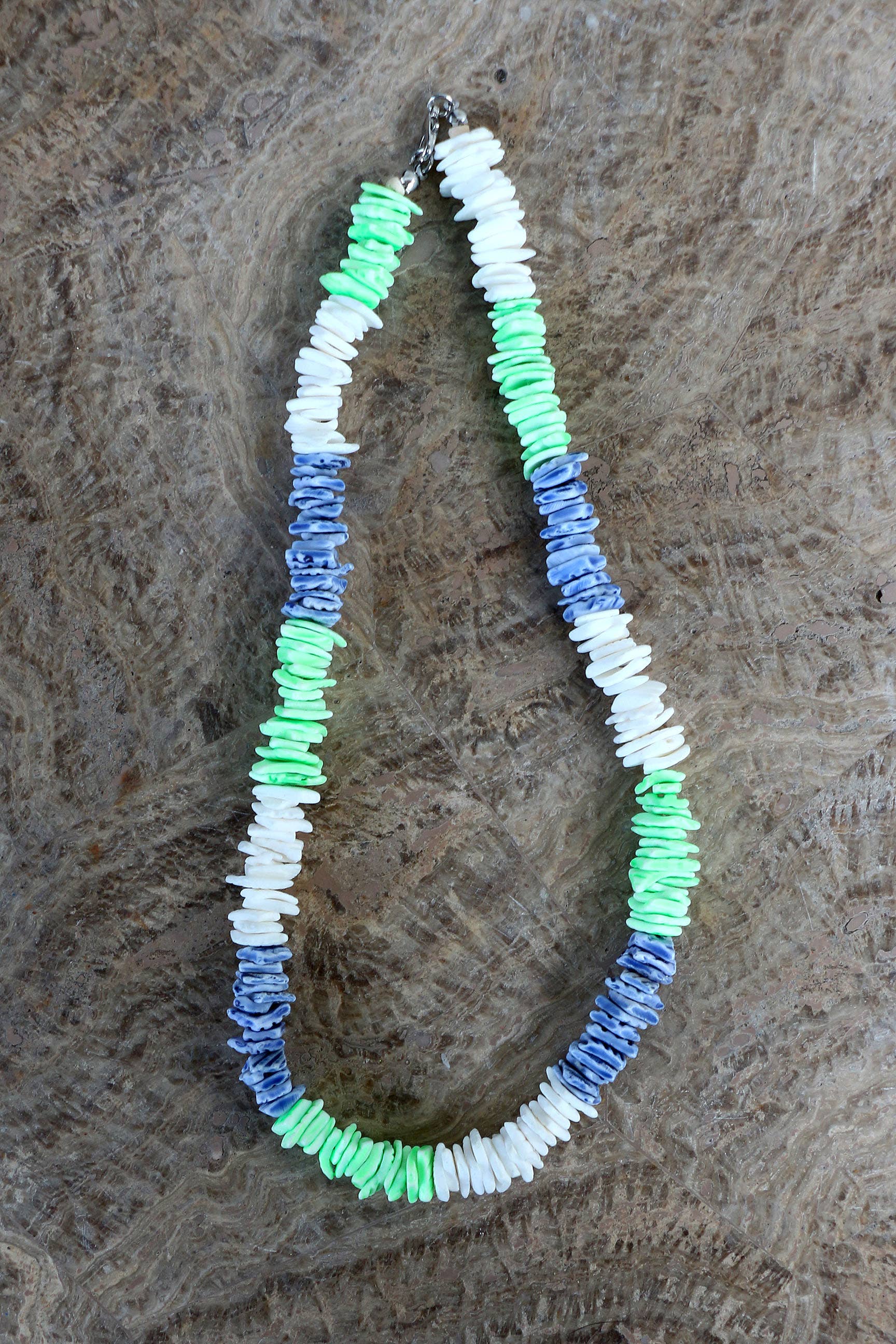 Bedido Fashion - Venta al por mayor Collares de cuentas/perlas - Collar Puka White Shell Collar Green Lavender Surfer 1