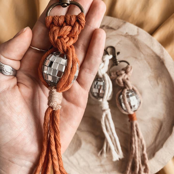 Offhand Fibers – Großhandel Schlüsselanhänger – Damen – Disco-Kugel-Schlüsselanhänger | Retro-Autozubehör