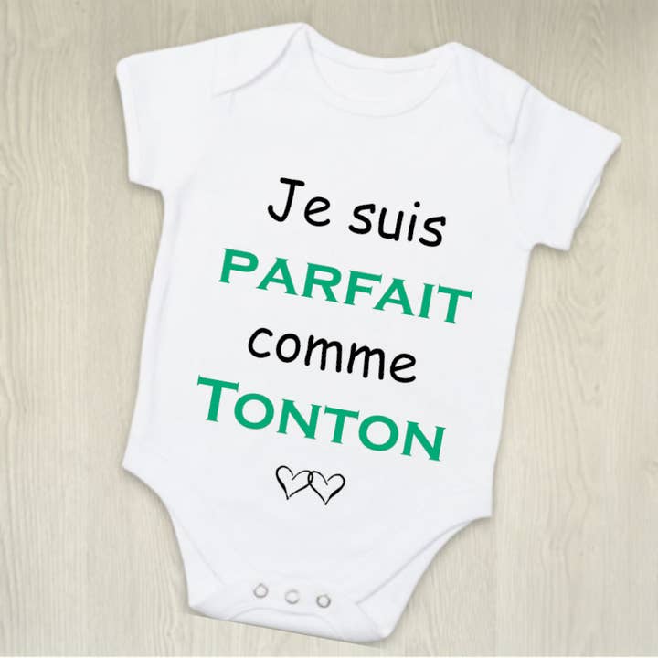 Body bébé personnalisable Je suis parfait comme pour la vente par Tendance Cadeau
