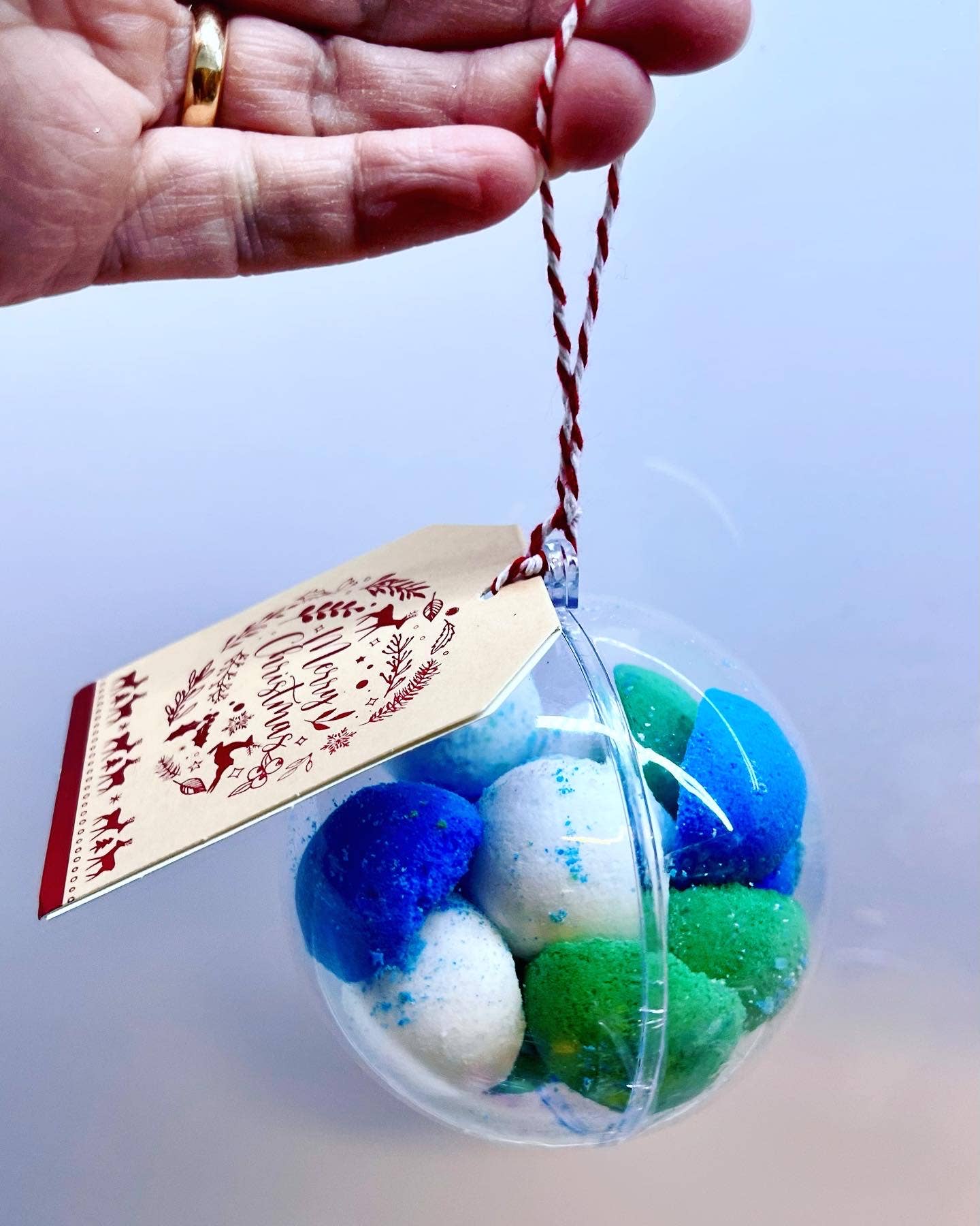 Unique creations soap company – wholesale Bath bomb/fizz – BATH BOMB CONFETTI5