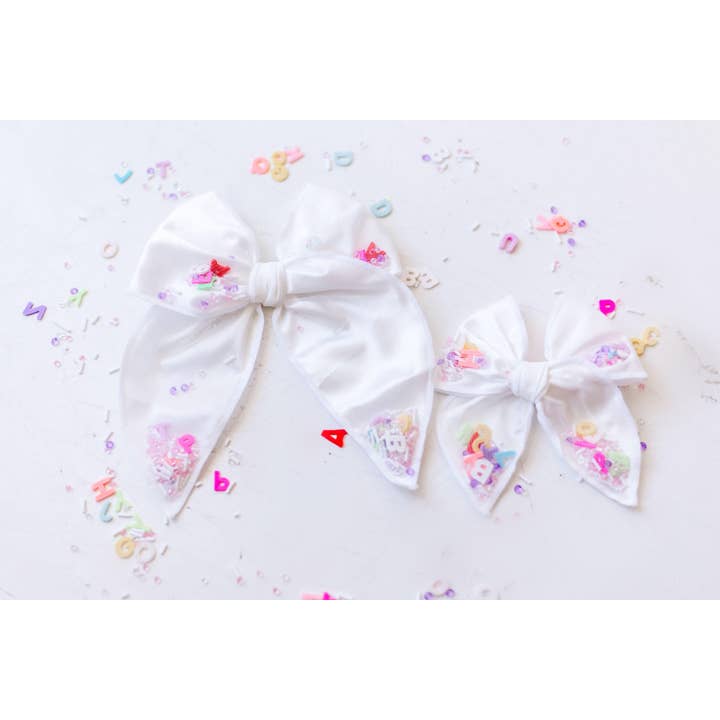 Arc à tamis en maille - Lettres stylées pour la vente par Cheeky Plum