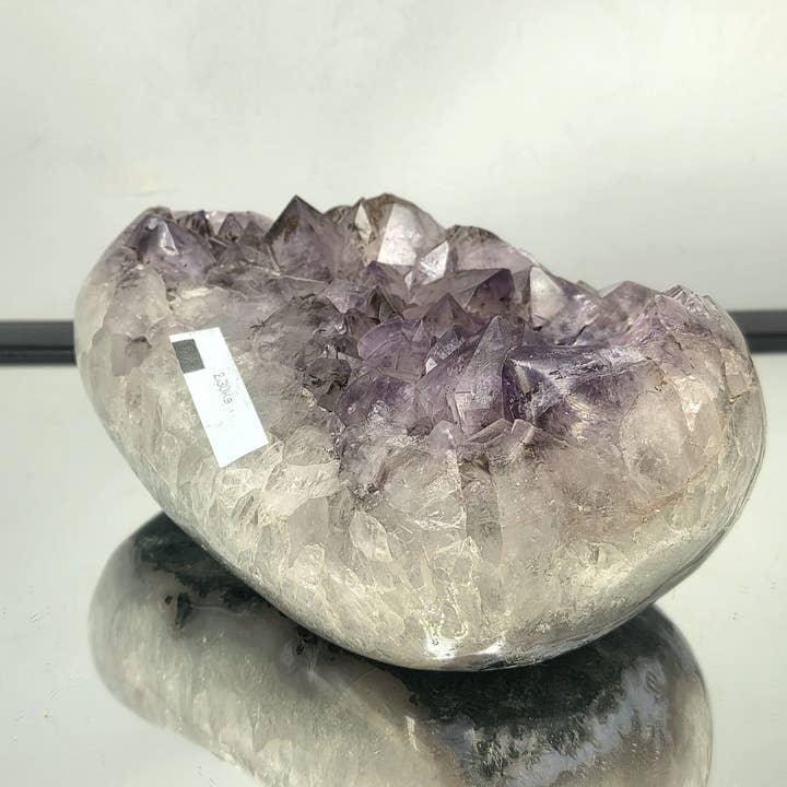 Fullständigt polerad ametistkristall 2,3 kg för wholesale av Distinction Crystals