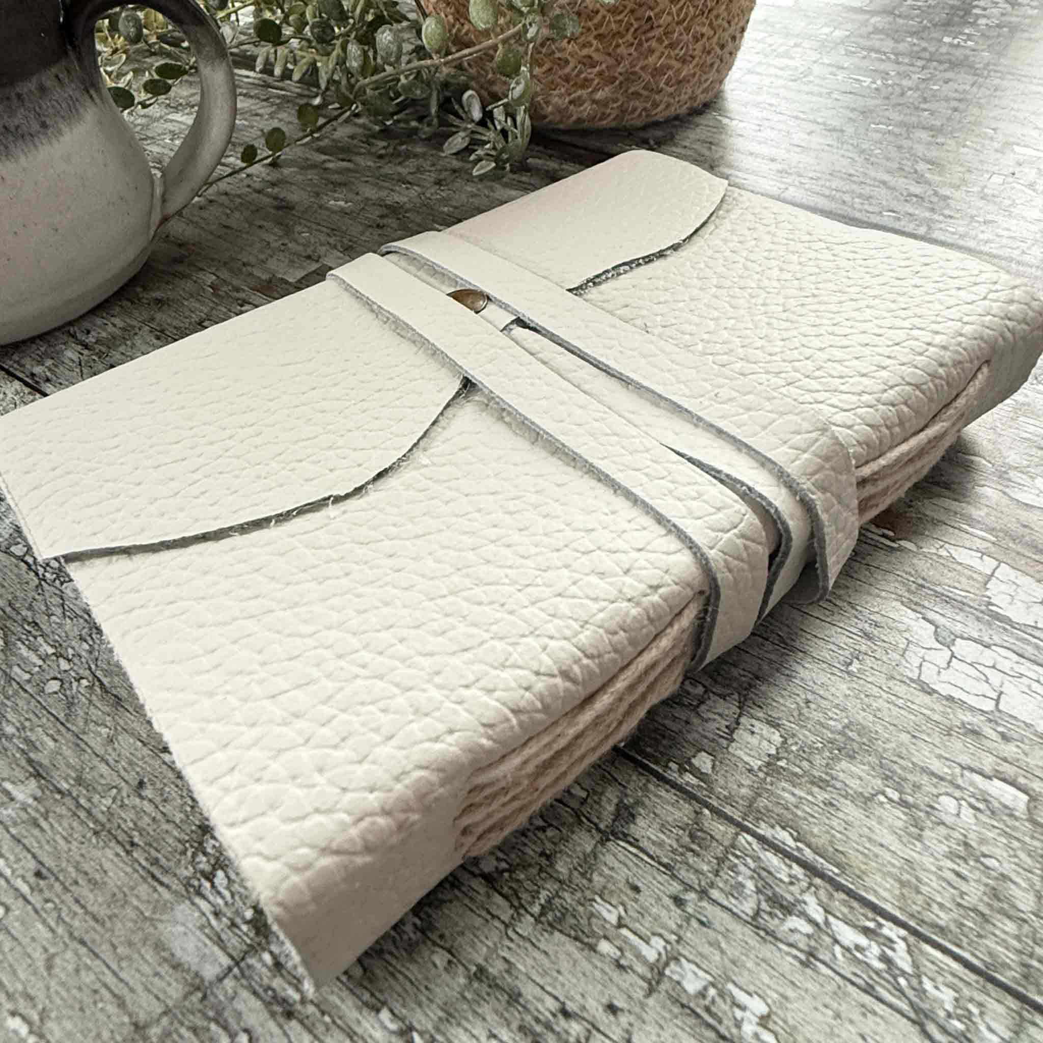 The Natural Paper Company – wholesale Notebook – Ivory Handmade Leather Notebook with gift bag | A6 size1