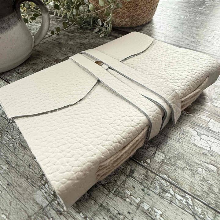 The Natural Paper Company – wholesale Notebook – Ivory Handmade Leather Notebook with gift bag | A6 size1